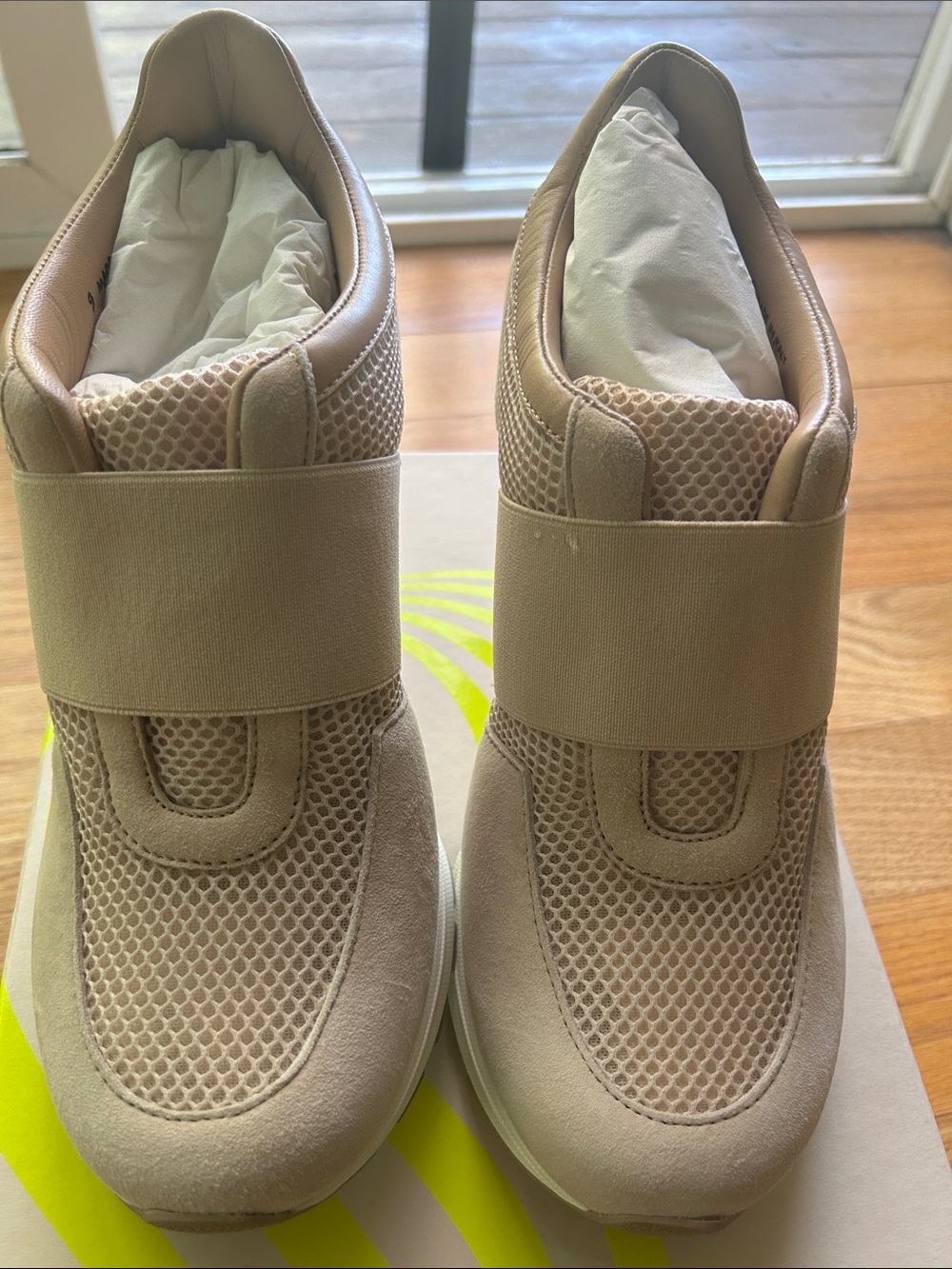 NWT Sneex 'The Icon' Sand Sneakers Box - Size 9 (US) with box and dust bags - Picture 4 of 13